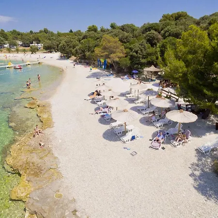 Kamp alanı Camping Adria Mobile Homes In Brioni Sunny Camping Pula